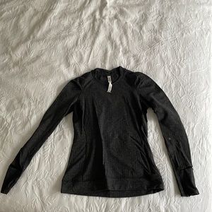 Lululemon size 6 warm running shirt